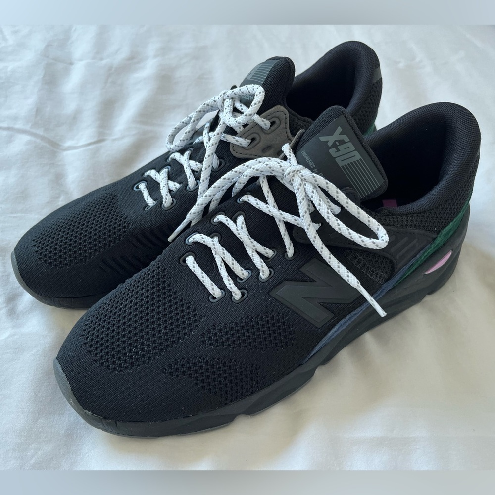Men’s size 10 New Balance shoes
